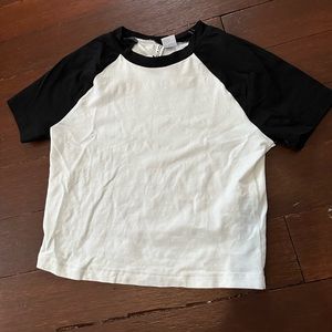 H&M crop baseball t shirt, size small